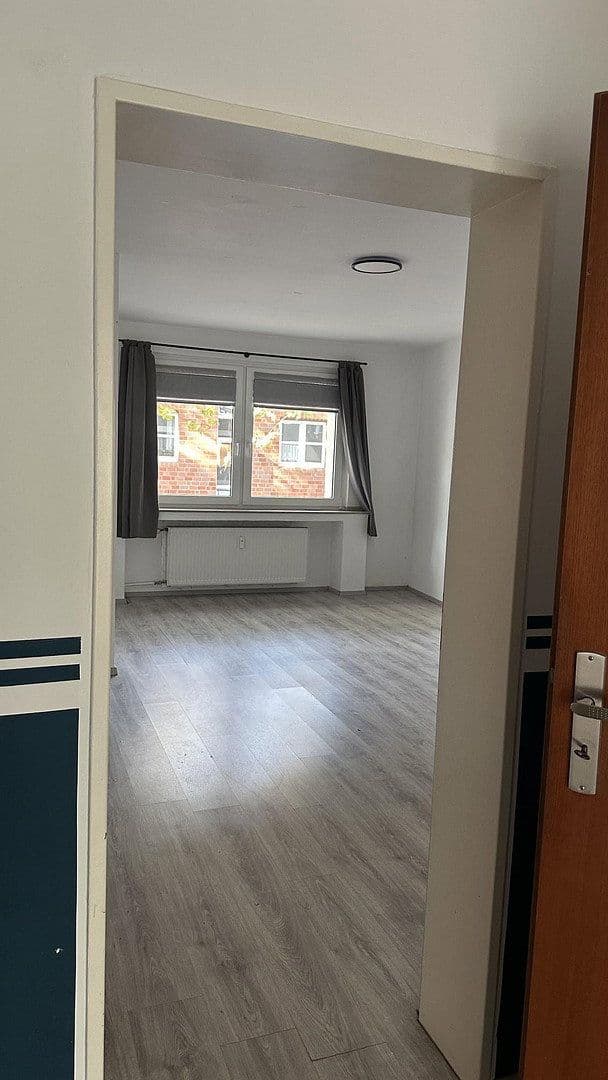 Prenájom bytu 3-izbový 75 m², Ferdinandstr., Düsseldorf, Severné Porýnie - Westfálsko Prenájom bytu 3-izbový 75 m², Ferdinandstr., Düsseldorf, Severné Porýnie - Westfálsko