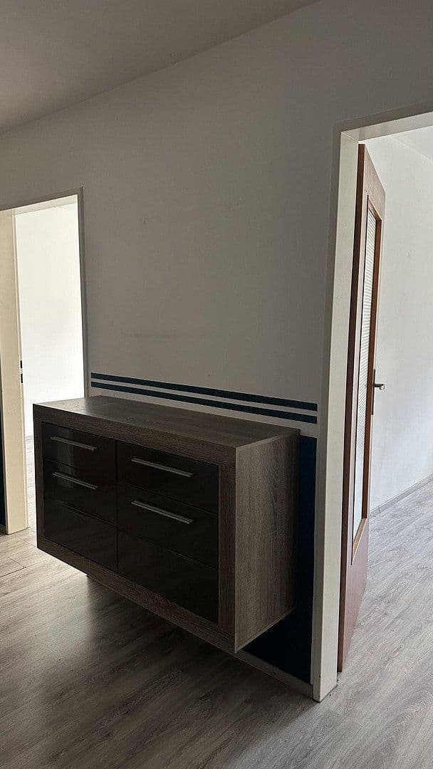 Prenájom bytu 3-izbový 75 m², Ferdinandstr., Düsseldorf, Severné Porýnie - Westfálsko Prenájom bytu 3-izbový 75 m², Ferdinandstr., Düsseldorf, Severné Porýnie - Westfálsko
