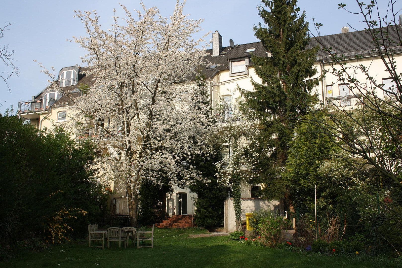 Prenájom bytu 1-izbový 40 m², Liliencronstr. 7, Düsseldorf, Severné Porýnie - Westfálsko Prenájom bytu 1-izbový 40 m², Liliencronstr. 7, Düsseldorf, Severné Porýnie - Westfálsko