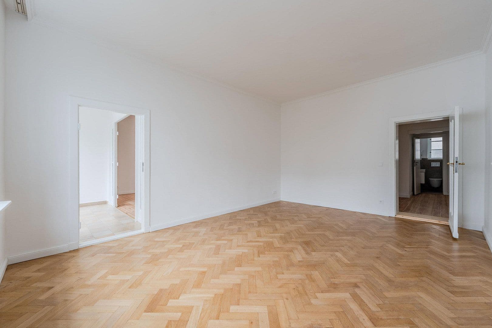Predaj bytu 4-izbový 148 m², Düsseldorfer Str. 35, Berlin, Berlín Predaj bytu 4-izbový 148 m², Düsseldorfer Str. 35, Berlin, Berlín