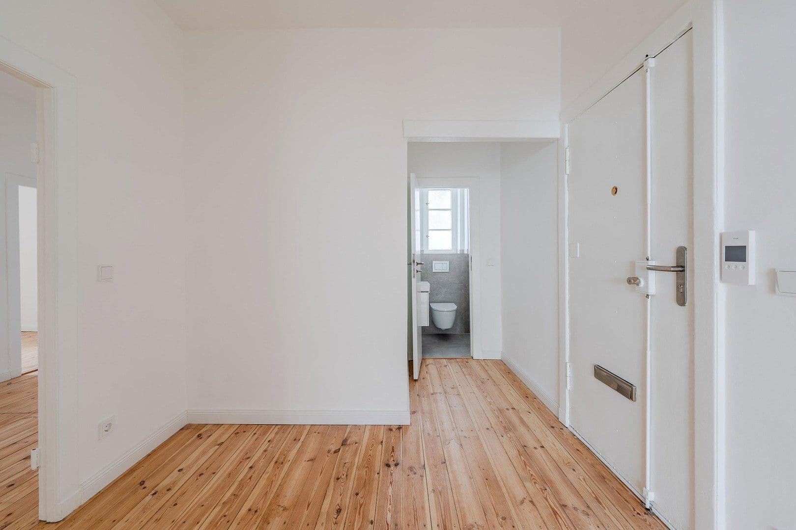 Predaj bytu 4-izbový 148 m², Düsseldorfer Str. 35, Berlin, Berlín Predaj bytu 4-izbový 148 m², Düsseldorfer Str. 35, Berlin, Berlín