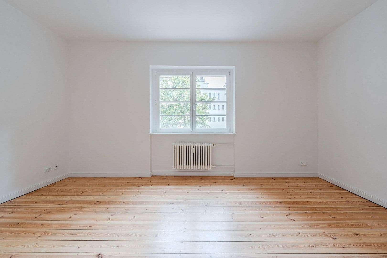 Predaj bytu 4-izbový 148 m², Düsseldorfer Str. 35, Berlin, Berlín Predaj bytu 4-izbový 148 m², Düsseldorfer Str. 35, Berlin, Berlín