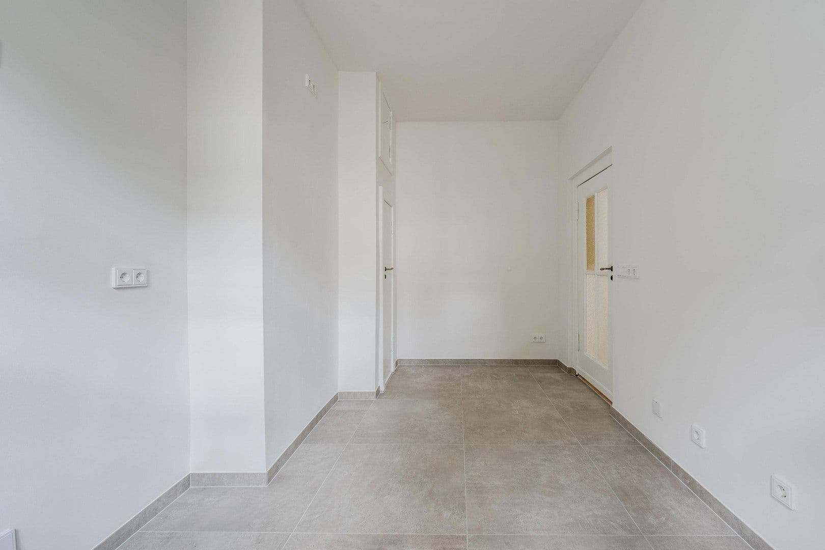 Predaj bytu 4-izbový 148 m², Düsseldorfer Str. 35, Berlin, Berlín Predaj bytu 4-izbový 148 m², Düsseldorfer Str. 35, Berlin, Berlín