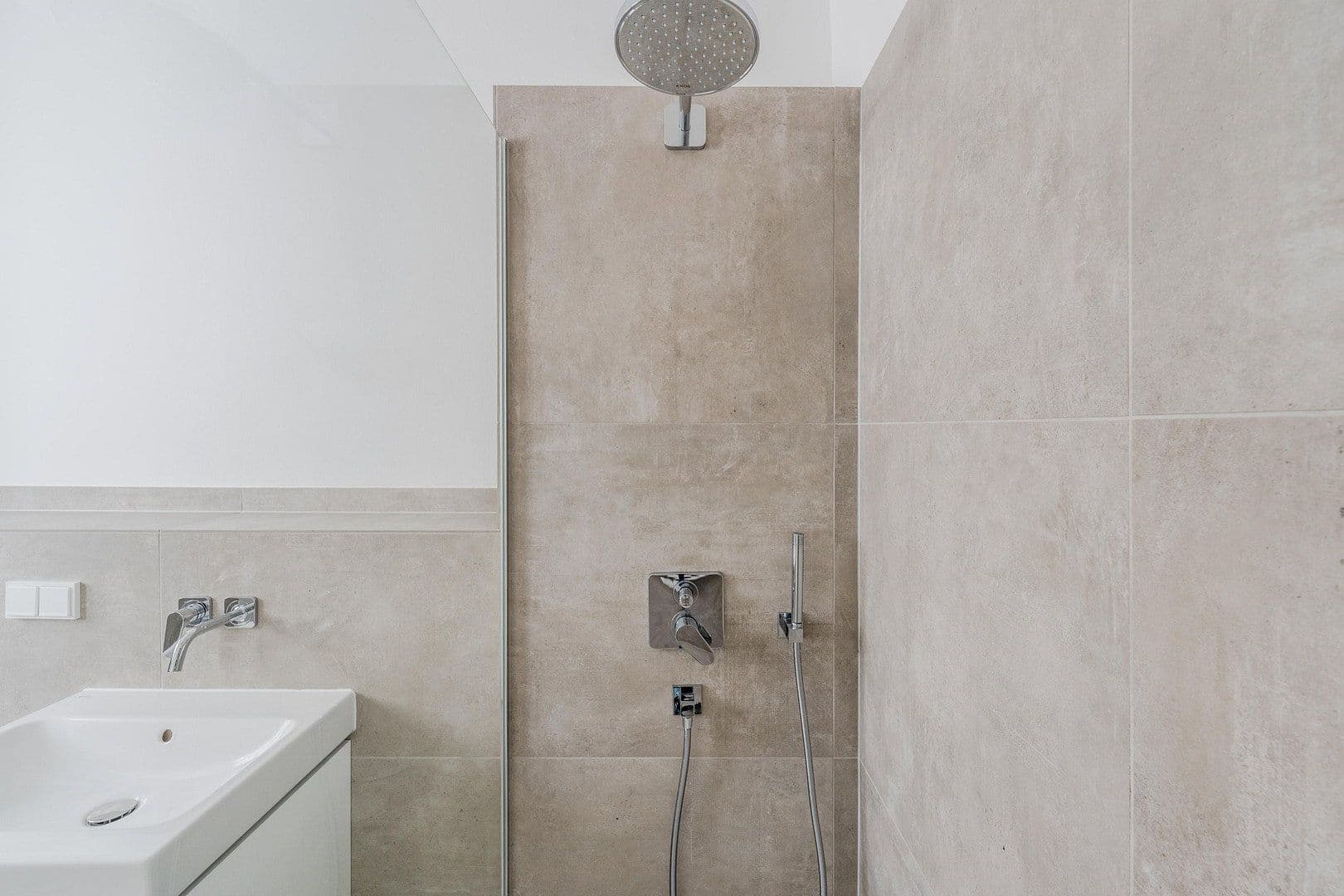 Predaj bytu 4-izbový 148 m², Düsseldorfer Str. 35, Berlin, Berlín Predaj bytu 4-izbový 148 m², Düsseldorfer Str. 35, Berlin, Berlín