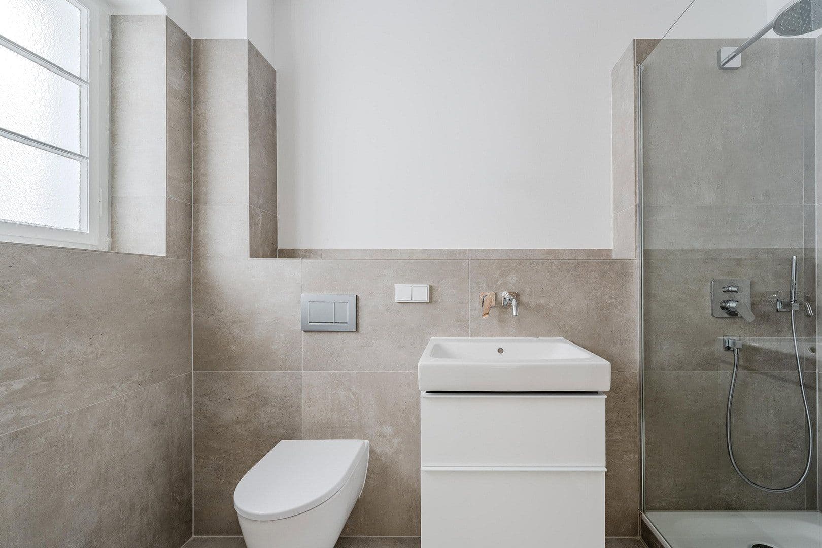 Predaj bytu 4-izbový 148 m², Düsseldorfer Str. 35, Berlin, Berlín Predaj bytu 4-izbový 148 m², Düsseldorfer Str. 35, Berlin, Berlín