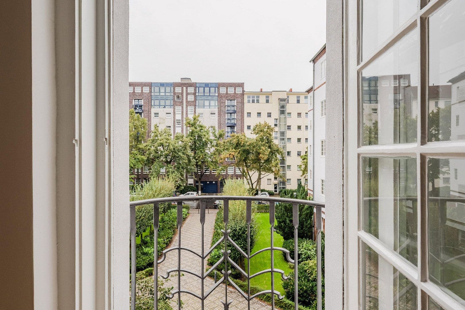 Predaj bytu 4-izbový 148 m², Düsseldorfer Str. 35, Berlin, Berlín Predaj bytu 4-izbový 148 m², Düsseldorfer Str. 35, Berlin, Berlín