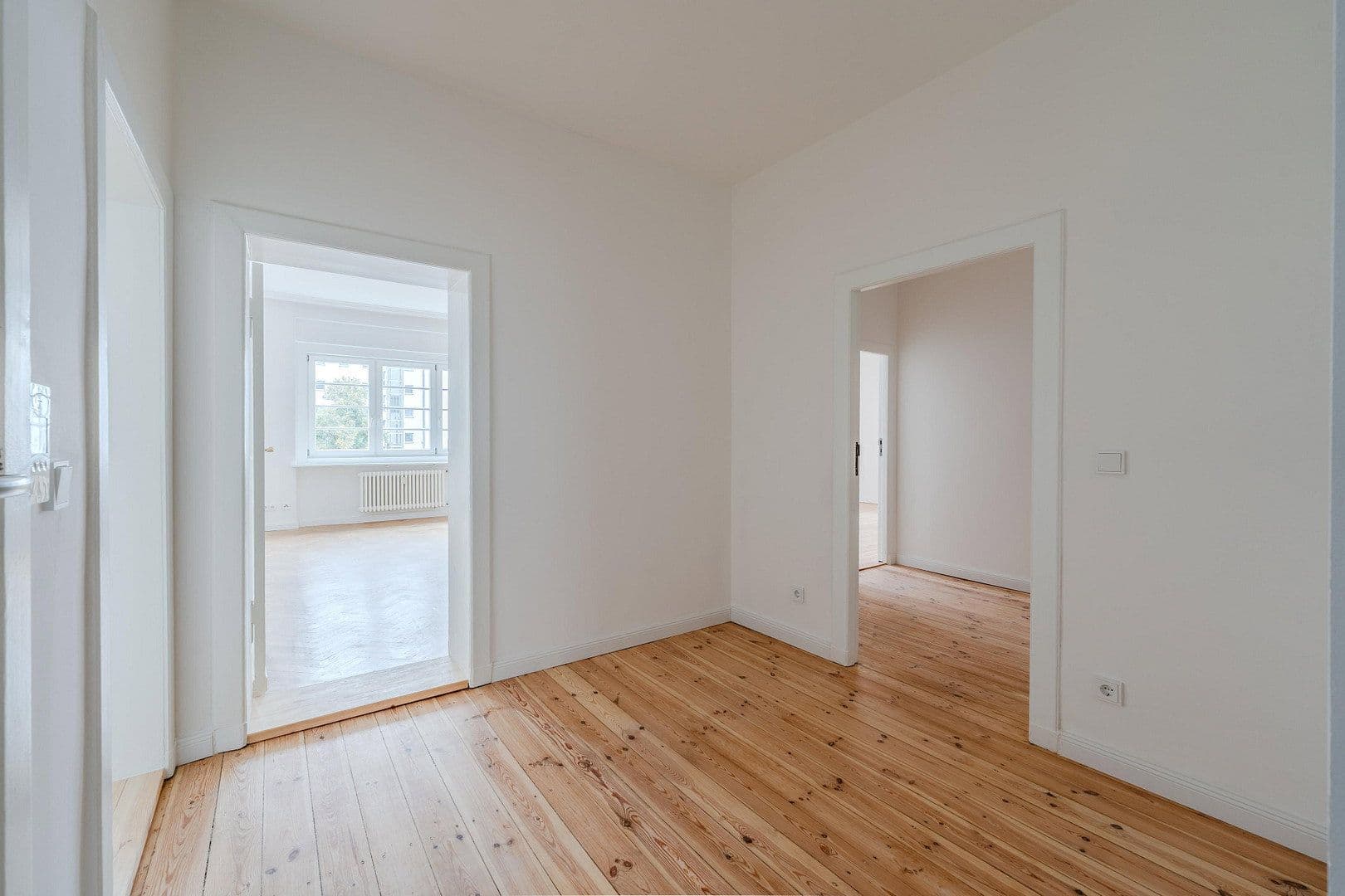 Predaj bytu 4-izbový 148 m², Düsseldorfer Str. 35, Berlin, Berlín Predaj bytu 4-izbový 148 m², Düsseldorfer Str. 35, Berlin, Berlín