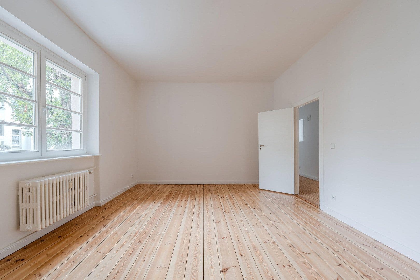 Predaj bytu 4-izbový 148 m², Düsseldorfer Str. 35, Berlin, Berlín Predaj bytu 4-izbový 148 m², Düsseldorfer Str. 35, Berlin, Berlín