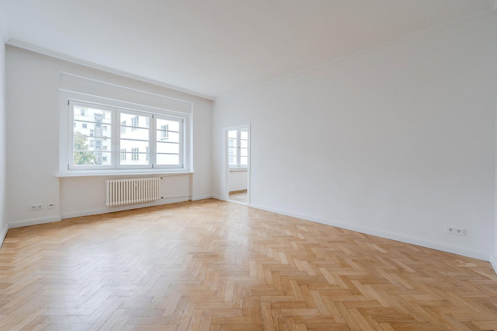 Predaj bytu 4-izbový 148 m², Düsseldorfer Str. 35, Berlin, Berlín Predaj bytu 4-izbový 148 m², Düsseldorfer Str. 35, Berlin, Berlín