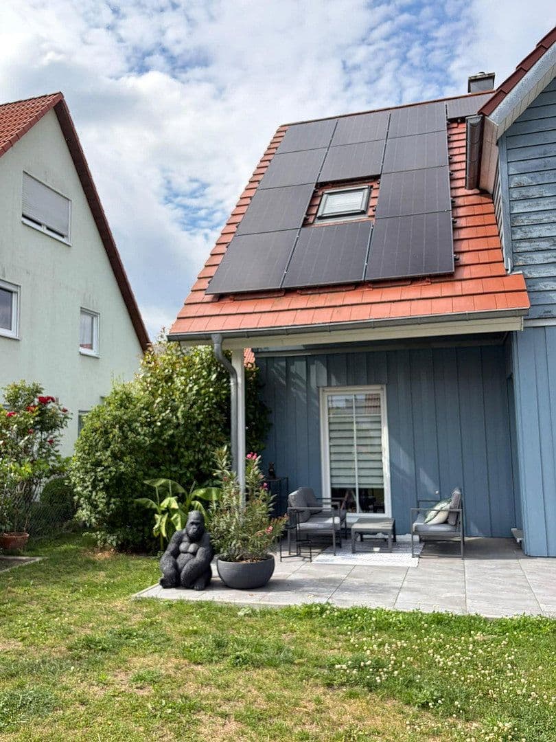 Predaj domu 195 m², pozemok 641 m², Erlangen, Bavorsko Predaj domu 195 m², pozemok 641 m², Erlangen, Bavorsko