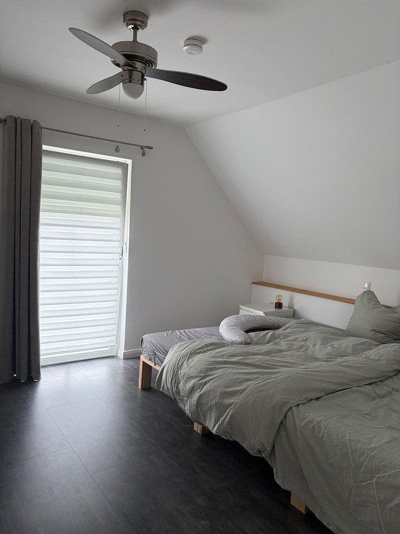 Predaj domu 195 m², pozemok 641 m², Erlangen, Bavorsko Predaj domu 195 m², pozemok 641 m², Erlangen, Bavorsko