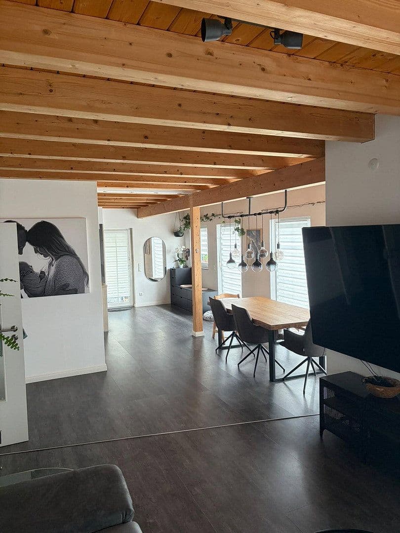 Predaj domu 195 m², pozemok 641 m², Erlangen, Bavorsko Predaj domu 195 m², pozemok 641 m², Erlangen, Bavorsko
