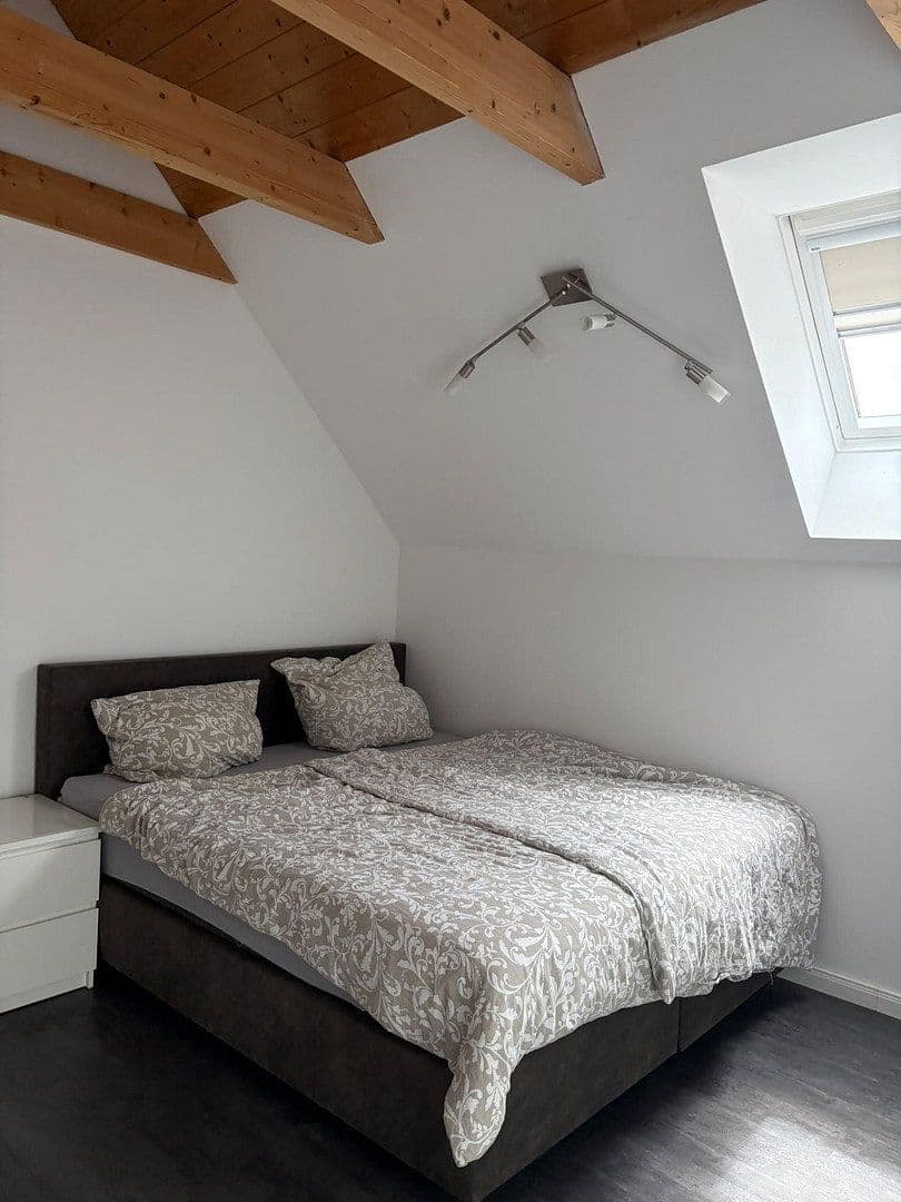 Predaj domu 195 m², pozemok 641 m², Erlangen, Bavorsko Predaj domu 195 m², pozemok 641 m², Erlangen, Bavorsko