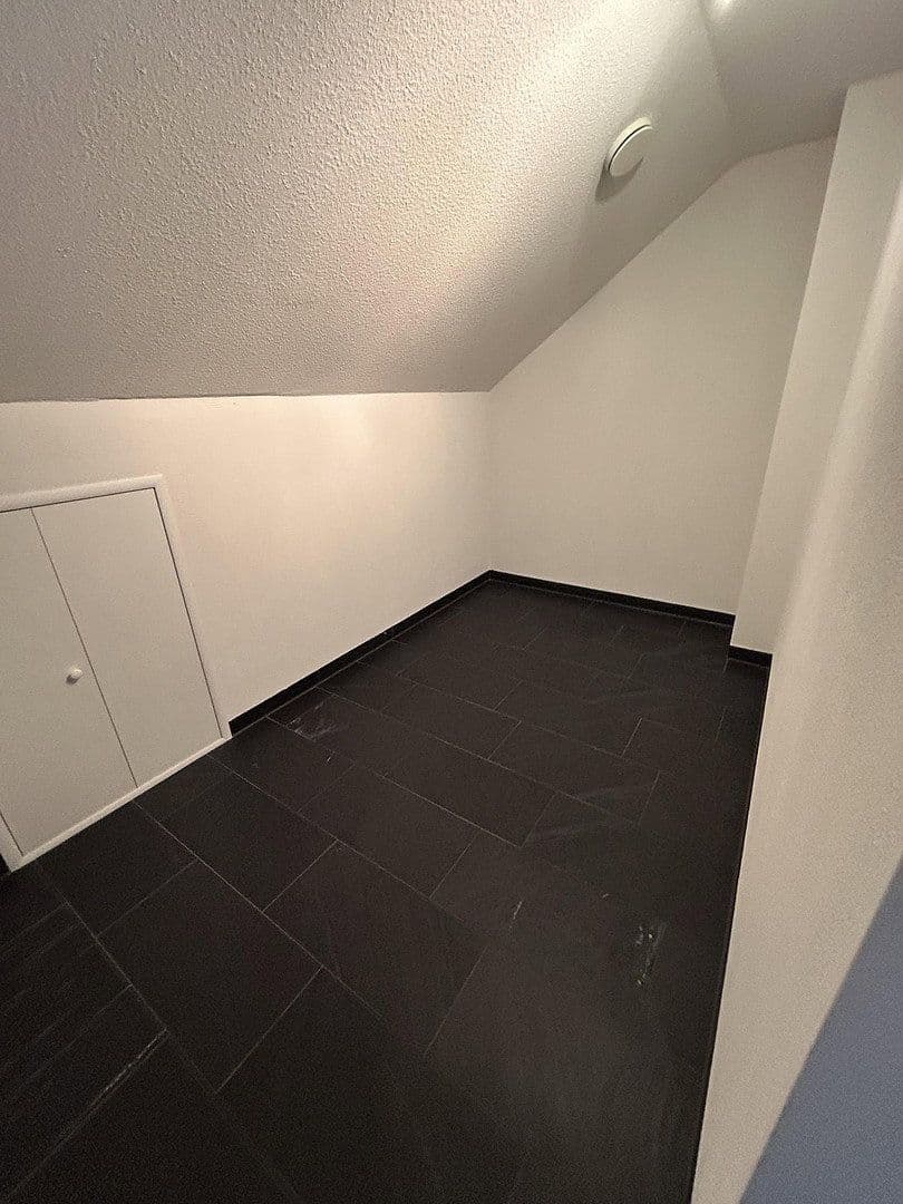 Prenájom bytu 4-izbový 166 m², Nufringen, Bádensko-Wurttembersko Prenájom bytu 4-izbový 166 m², Nufringen, Bádensko-Wurttembersko