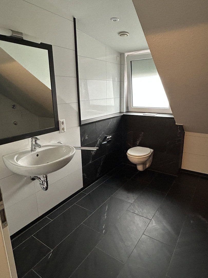 Prenájom bytu 4-izbový 166 m², Nufringen, Bádensko-Wurttembersko Prenájom bytu 4-izbový 166 m², Nufringen, Bádensko-Wurttembersko