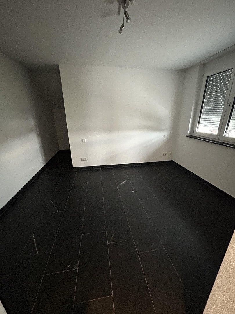 Prenájom bytu 4-izbový 166 m², Nufringen, Bádensko-Wurttembersko Prenájom bytu 4-izbový 166 m², Nufringen, Bádensko-Wurttembersko