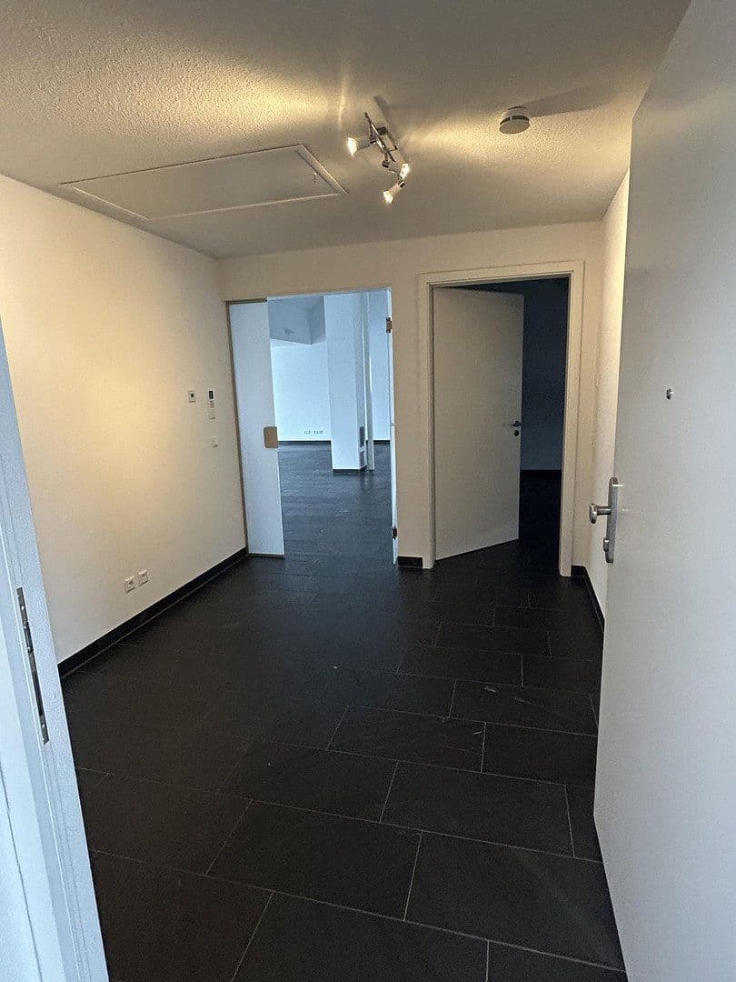Prenájom bytu 4-izbový 166 m², Nufringen, Bádensko-Wurttembersko Prenájom bytu 4-izbový 166 m², Nufringen, Bádensko-Wurttembersko