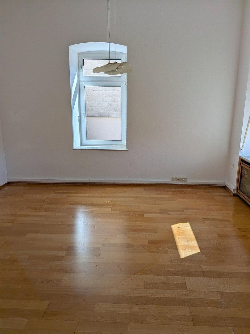 Prenájom bytu 4-izbový 139 m², Zweibrücker Str. 20, Pirmasens, Porýnie-Falcko Prenájom bytu 4-izbový 139 m², Zweibrücker Str. 20, Pirmasens, Porýnie-Falcko