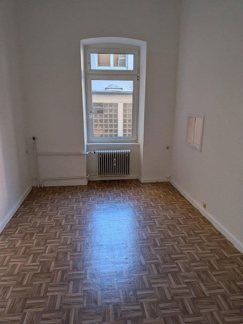 Prenájom bytu 4-izbový 139 m², Zweibrücker Str. 20, Pirmasens, Porýnie-Falcko Prenájom bytu 4-izbový 139 m², Zweibrücker Str. 20, Pirmasens, Porýnie-Falcko