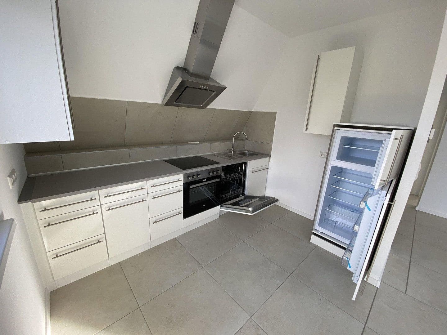 Prenájom bytu 2-izbový 60 m², Berlin, Berlín Prenájom bytu 2-izbový 60 m², Berlin, Berlín