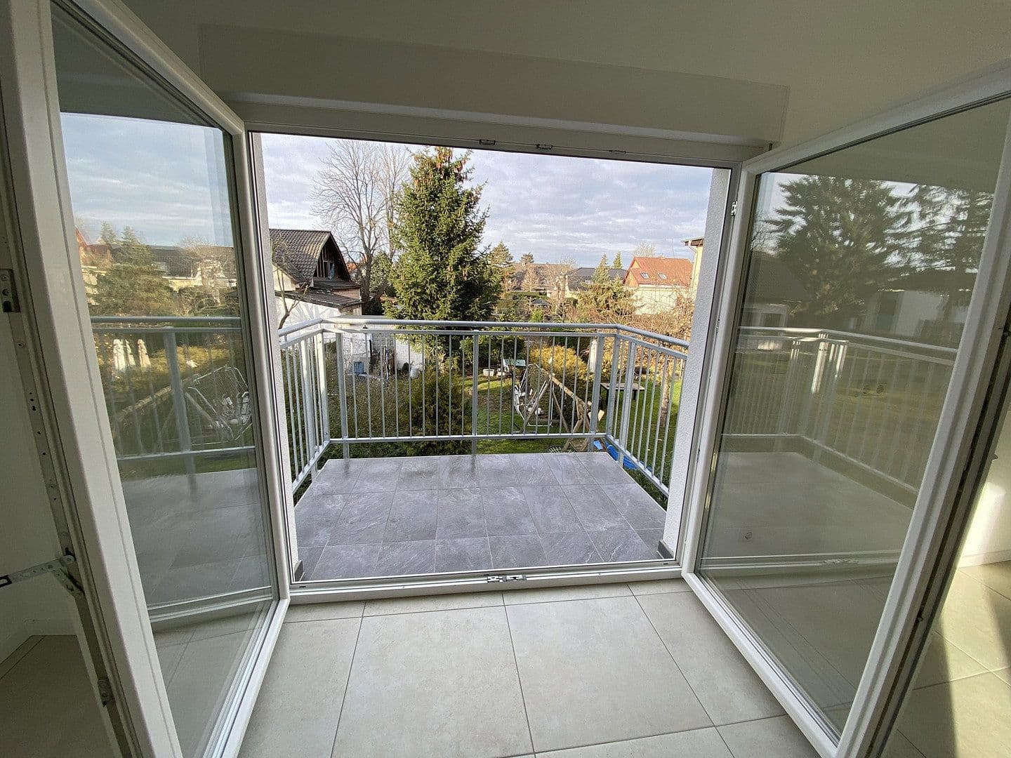 Prenájom bytu 2-izbový 60 m², Berlin, Berlín Prenájom bytu 2-izbový 60 m², Berlin, Berlín