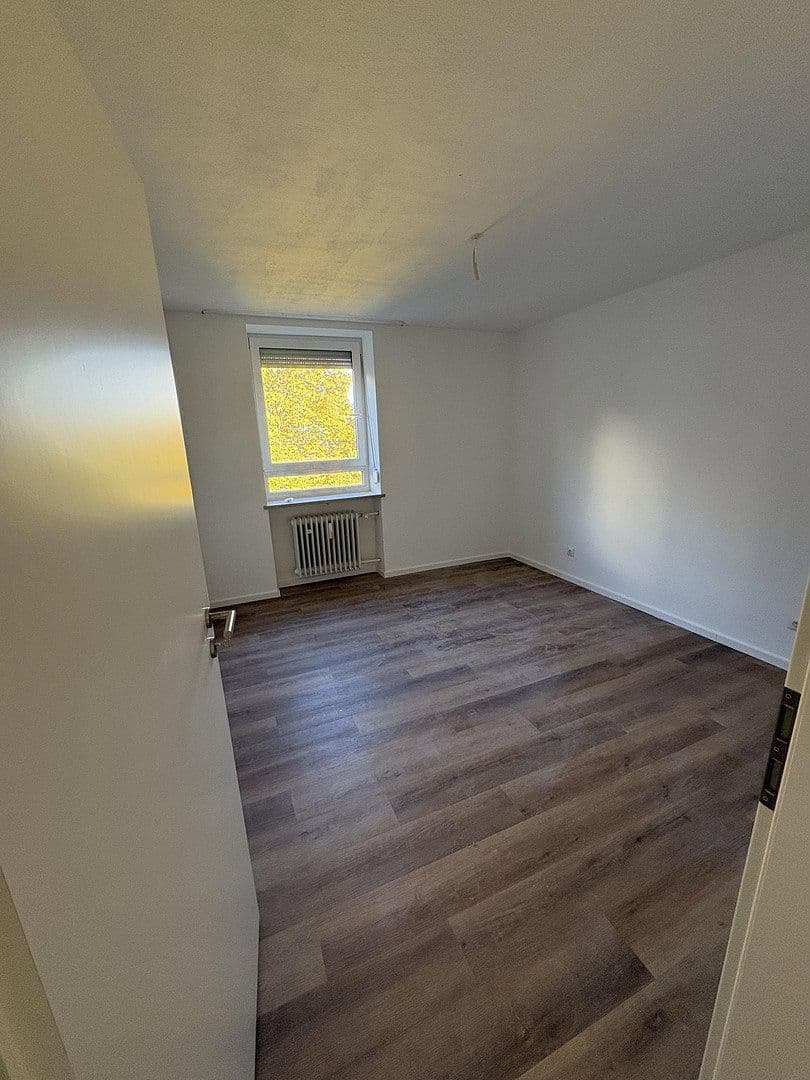 Prenájom bytu 4-izbový 88 m², Wiesentfelser Straße 72, München, Bavorsko Prenájom bytu 4-izbový 88 m², Wiesentfelser Straße 72, München, Bavorsko