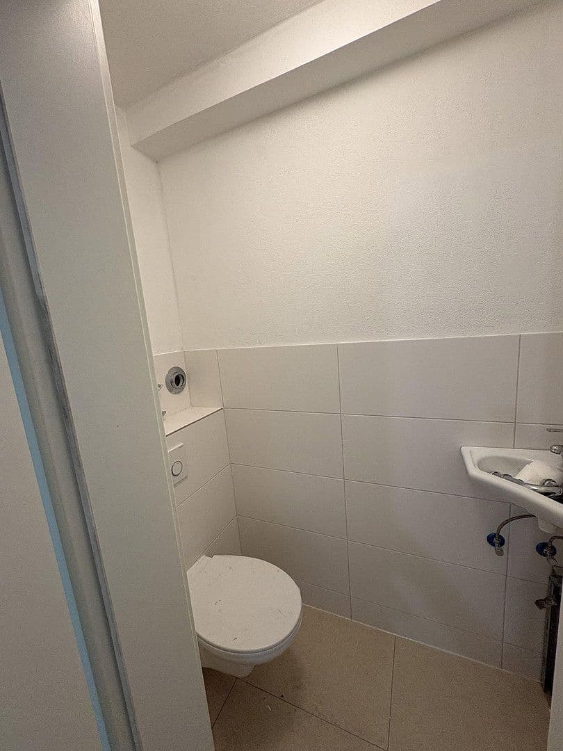 Prenájom bytu 4-izbový 88 m², Wiesentfelser Straße 72, München, Bavorsko Prenájom bytu 4-izbový 88 m², Wiesentfelser Straße 72, München, Bavorsko