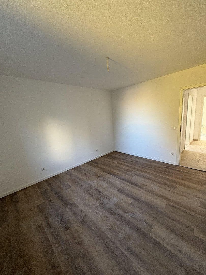Prenájom bytu 4-izbový 88 m², Wiesentfelser Straße 72, München, Bavorsko Prenájom bytu 4-izbový 88 m², Wiesentfelser Straße 72, München, Bavorsko