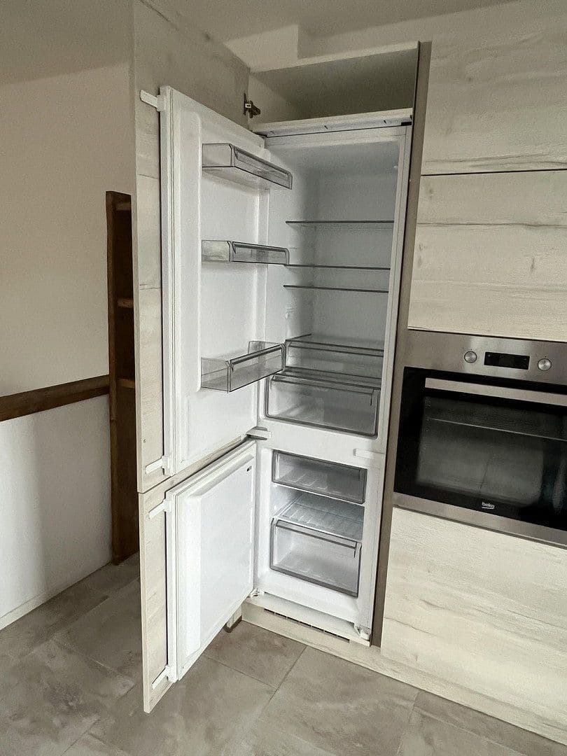 Prenájom bytu 4-izbový 146 m², Pirnaer Landstr. 183, Dresden, Sasko Prenájom bytu 4-izbový 146 m², Pirnaer Landstr. 183, Dresden, Sasko