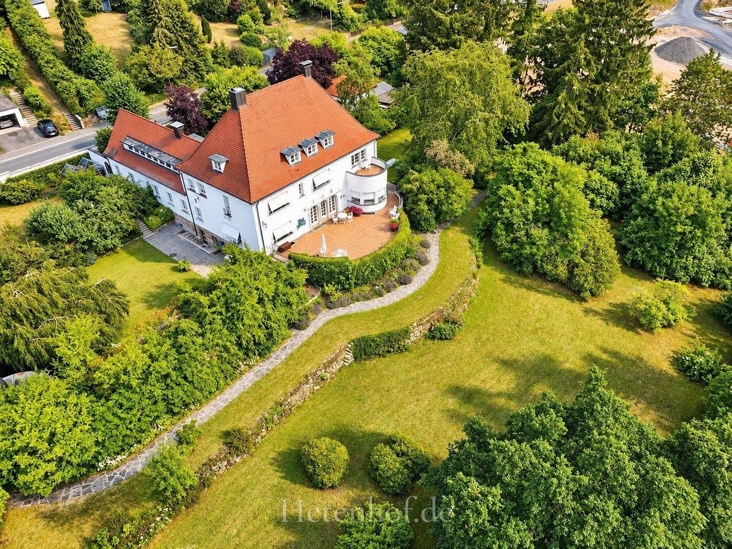 Predaj domu 538 m², pozemok 6.401 m², Lorenz-Sandler-Straße 26, Kulmbach, Bavorsko Predaj domu 538 m², pozemok 6.401 m², Lorenz-Sandler-Straße 26, Kulmbach, Bavorsko