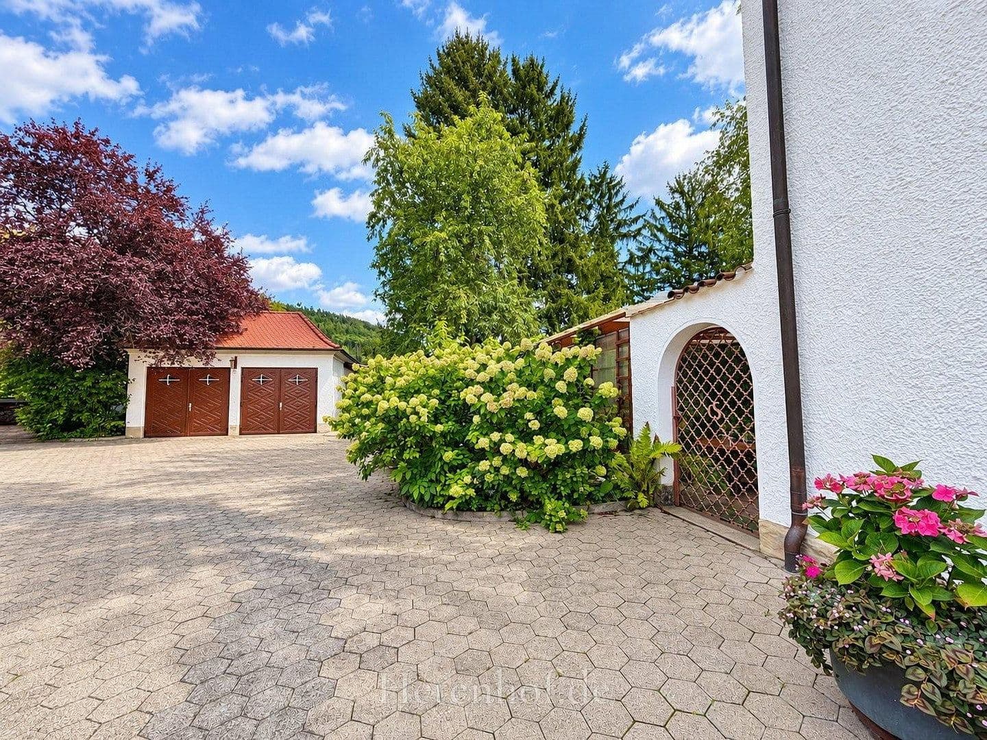 Predaj domu 538 m², pozemok 6.401 m², Lorenz-Sandler-Straße 26, Kulmbach, Bavorsko Predaj domu 538 m², pozemok 6.401 m², Lorenz-Sandler-Straße 26, Kulmbach, Bavorsko