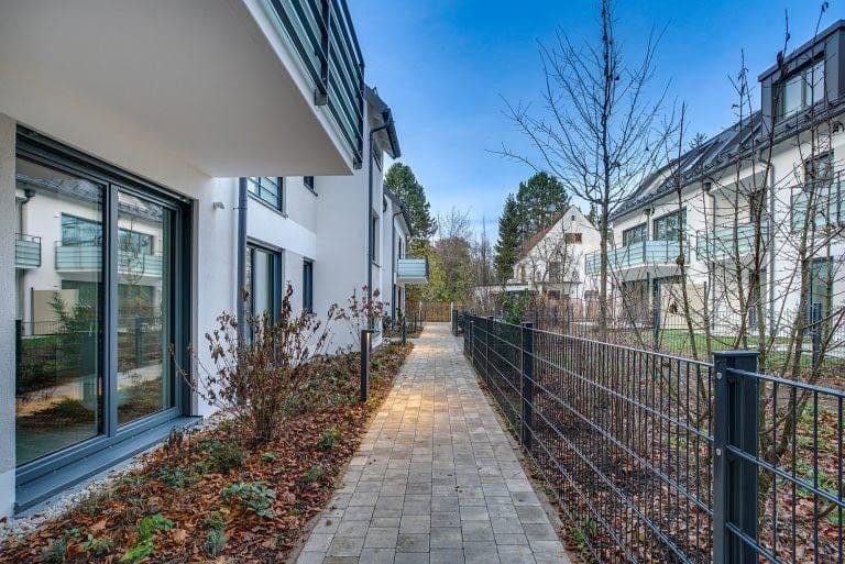 Prenájom bytu 2-izbový 58 m², Unterbiberger Straße 76, München, Bavorsko Prenájom bytu 2-izbový 58 m², Unterbiberger Straße 76, München, Bavorsko