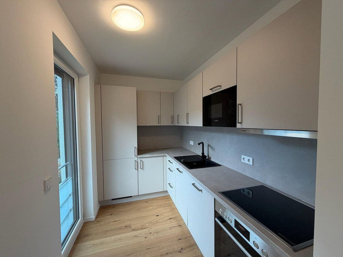 Prenájom bytu 2-izbový 58 m², Unterbiberger Straße 76, München, Bavorsko Prenájom bytu 2-izbový 58 m², Unterbiberger Straße 76, München, Bavorsko