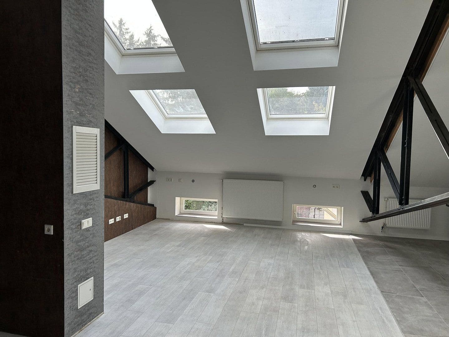 Prenájom bytu 3-izbový 90 m², Henschelstrasse 3a, Wilhelmshaven, Dolné Sasko Prenájom bytu 3-izbový 90 m², Henschelstrasse 3a, Wilhelmshaven, Dolné Sasko