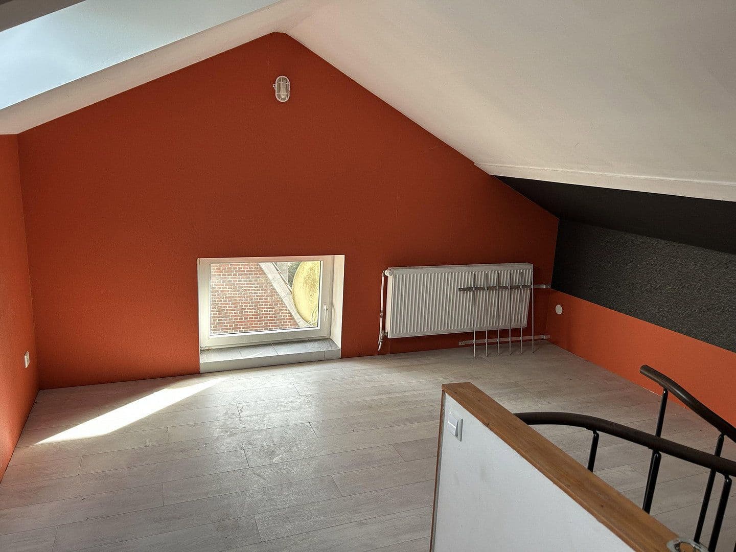 Prenájom bytu 3-izbový 90 m², Henschelstrasse 3a, Wilhelmshaven, Dolné Sasko Prenájom bytu 3-izbový 90 m², Henschelstrasse 3a, Wilhelmshaven, Dolné Sasko