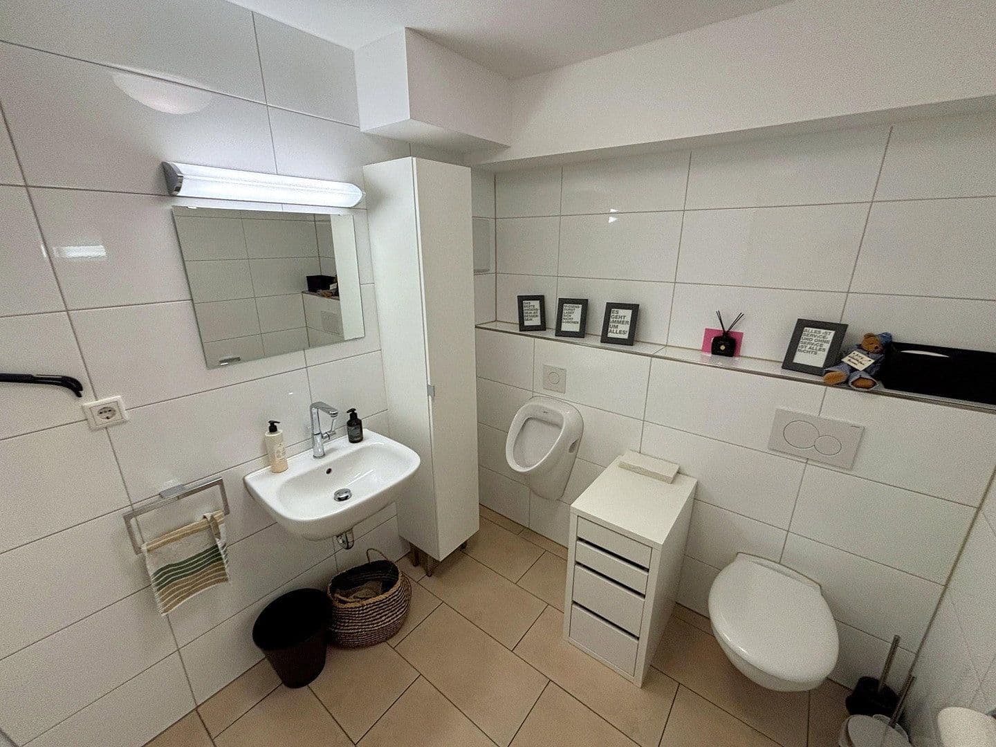 Prenájom kancelárie 231 m², Jahnstr. 35, Düsseldorf, Severné Porýnie - Westfálsko Prenájom kancelárie 231 m², Jahnstr. 35, Düsseldorf, Severné Porýnie - Westfálsko