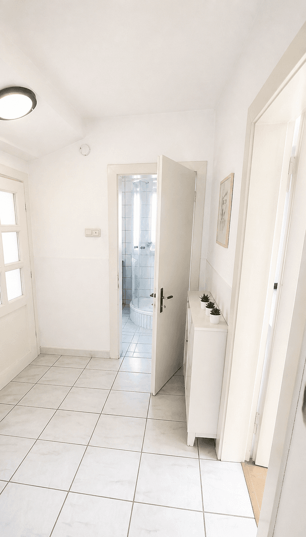Prenájom bytu 3-izbový 86 m², Bismarckstraße 2, Meerbusch, Severné Porýnie - Westfálsko Prenájom bytu 3-izbový 86 m², Bismarckstraße 2, Meerbusch, Severné Porýnie - Westfálsko