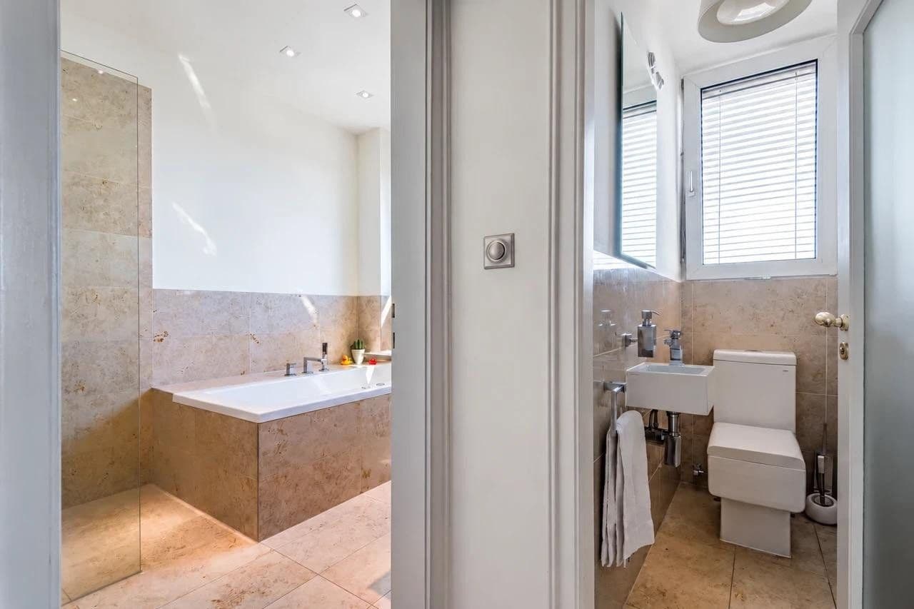 Predaj bytu 5-izbový 295 m², Frankfurt, Hesensko Predaj bytu 5-izbový 295 m², Frankfurt, Hesensko