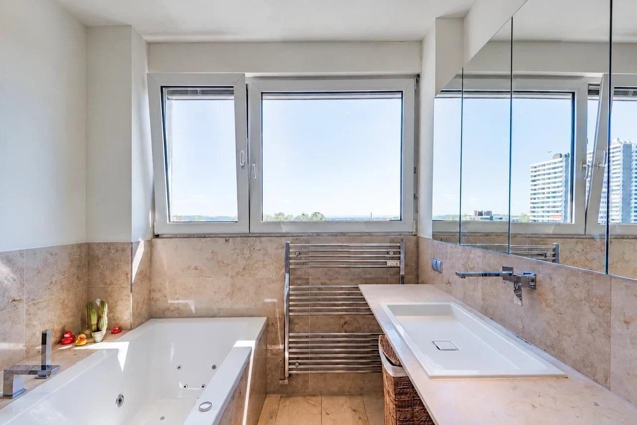 Predaj bytu 5-izbový 295 m², Frankfurt, Hesensko Predaj bytu 5-izbový 295 m², Frankfurt, Hesensko