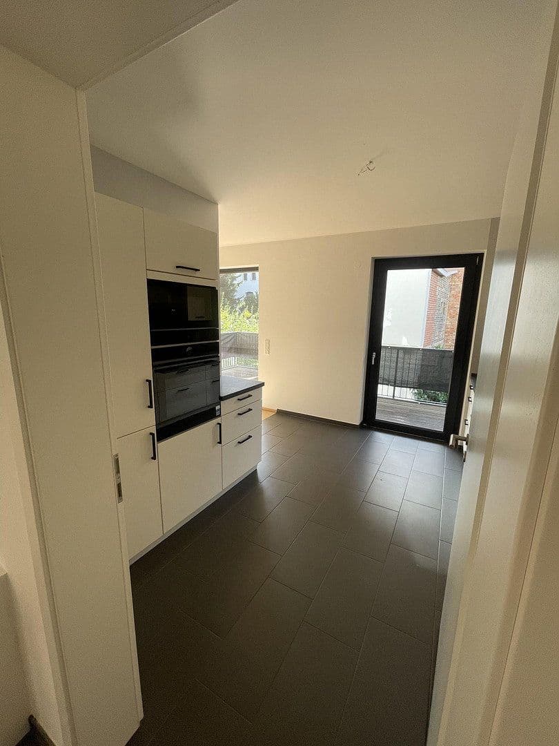 Prenájom bytu 3-izbový 134 m², Braunschweig, Dolné Sasko Prenájom bytu 3-izbový 134 m², Braunschweig, Dolné Sasko