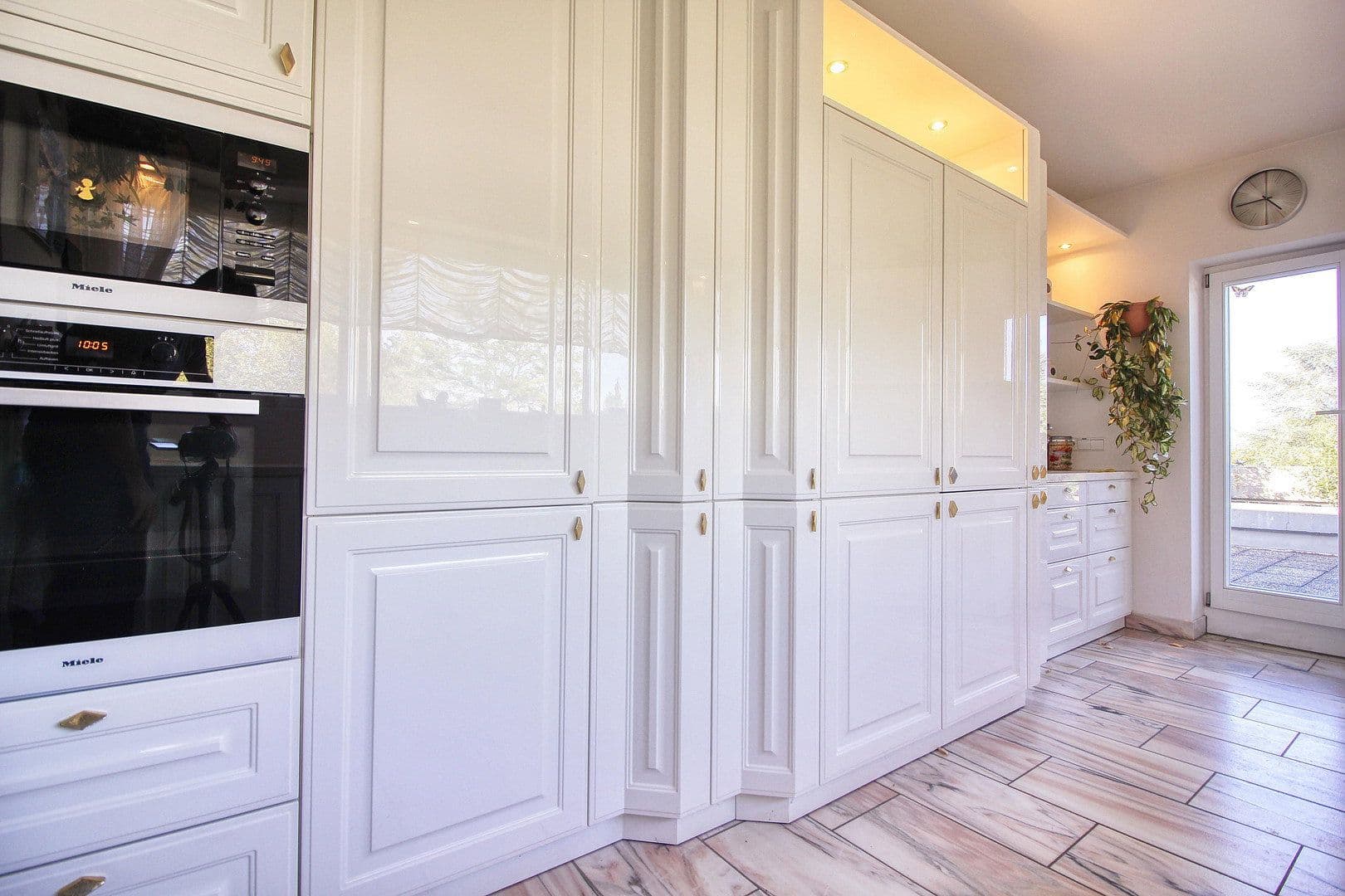 Predaj bytu 5-izbový 240 m², Offenburg, Bádensko-Wurttembersko Predaj bytu 5-izbový 240 m², Offenburg, Bádensko-Wurttembersko