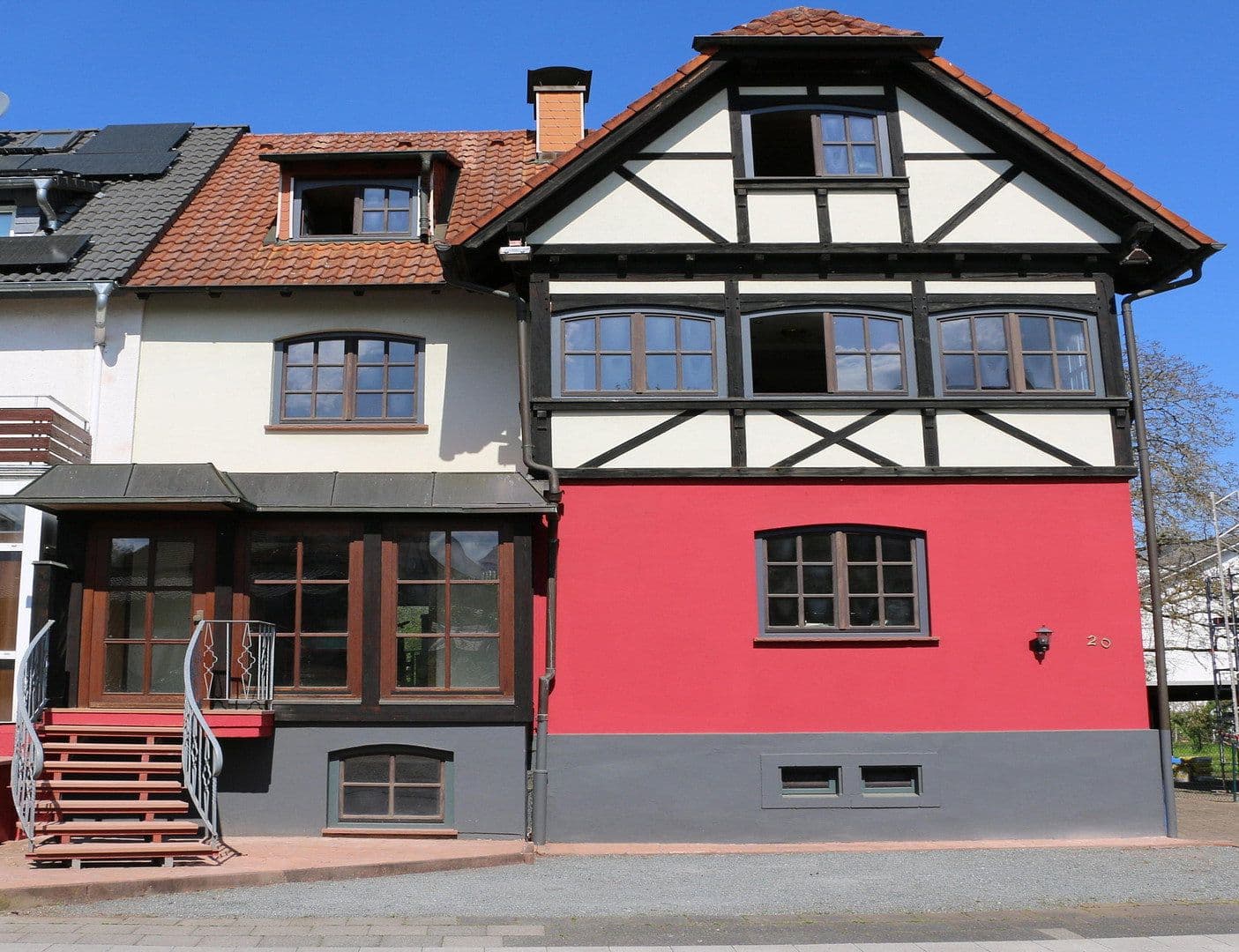 Predaj domu 283 m², pozemok 423 m², Ludwigstr. 20, Mühltal, Hesensko Predaj domu 283 m², pozemok 423 m², Ludwigstr. 20, Mühltal, Hesensko