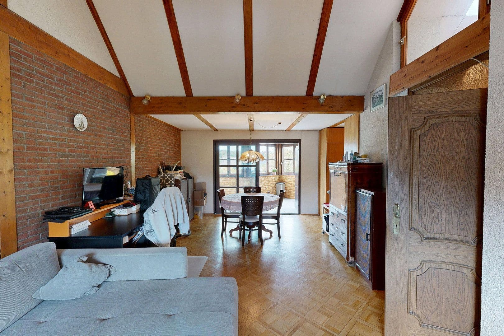 Predaj domu 283 m², pozemok 423 m², Ludwigstr. 20, Mühltal, Hesensko Predaj domu 283 m², pozemok 423 m², Ludwigstr. 20, Mühltal, Hesensko