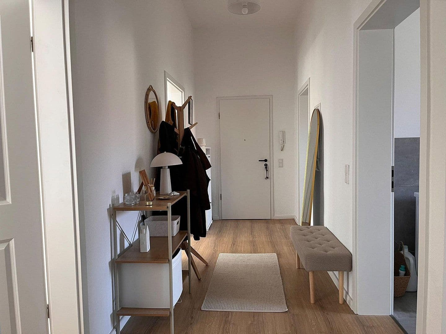 Prenájom bytu 4-izbový 103 m², Sedanstr.5, Hameln, Dolné Sasko Prenájom bytu 4-izbový 103 m², Sedanstr.5, Hameln, Dolné Sasko