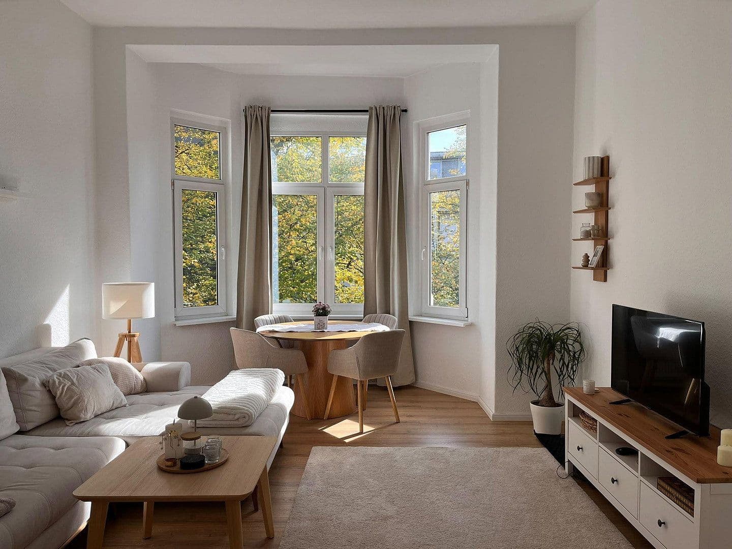 Prenájom bytu 4-izbový 103 m², Sedanstr.5, Hameln, Dolné Sasko Prenájom bytu 4-izbový 103 m², Sedanstr.5, Hameln, Dolné Sasko