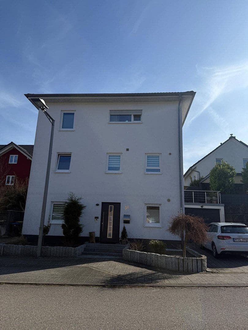 Predaj domu 160 m², pozemok 455 m², Neuenbürg, Bádensko-Wurttembersko Predaj domu 160 m², pozemok 455 m², Neuenbürg, Bádensko-Wurttembersko