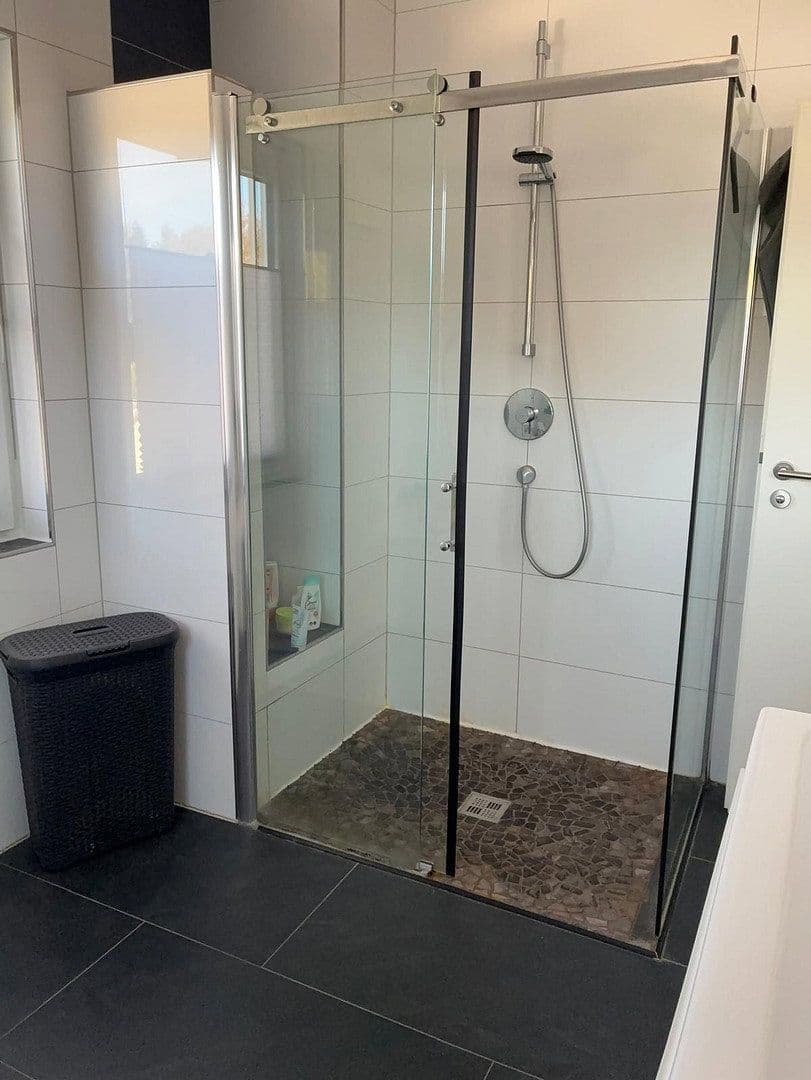 Predaj domu 160 m², pozemok 455 m², Neuenbürg, Bádensko-Wurttembersko Predaj domu 160 m², pozemok 455 m², Neuenbürg, Bádensko-Wurttembersko