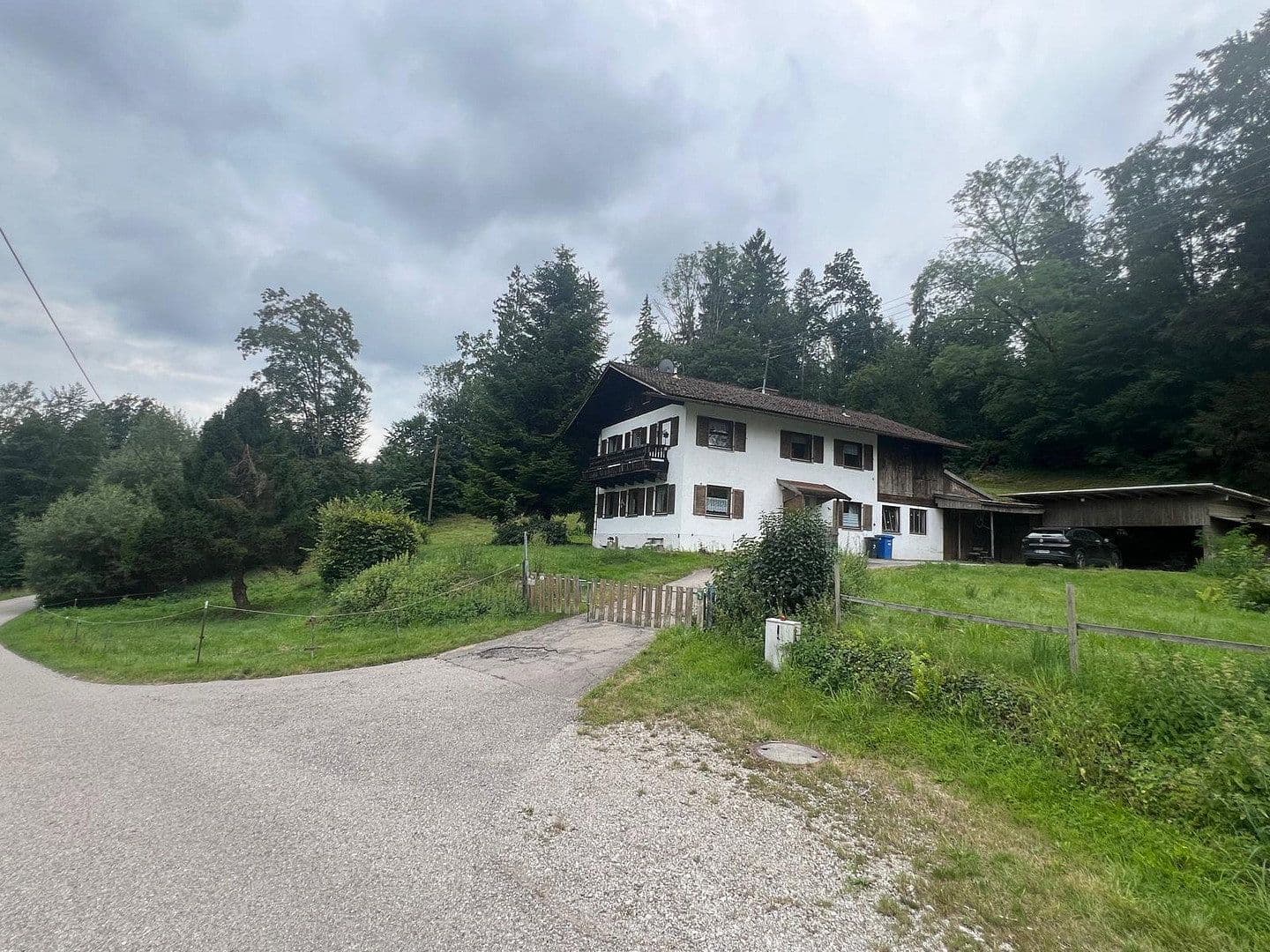 Predaj domu 141 m², pozemok 6.262 m², Aumühler Weg 3, Valley, Bavorsko Predaj domu 141 m², pozemok 6.262 m², Aumühler Weg 3, Valley, Bavorsko