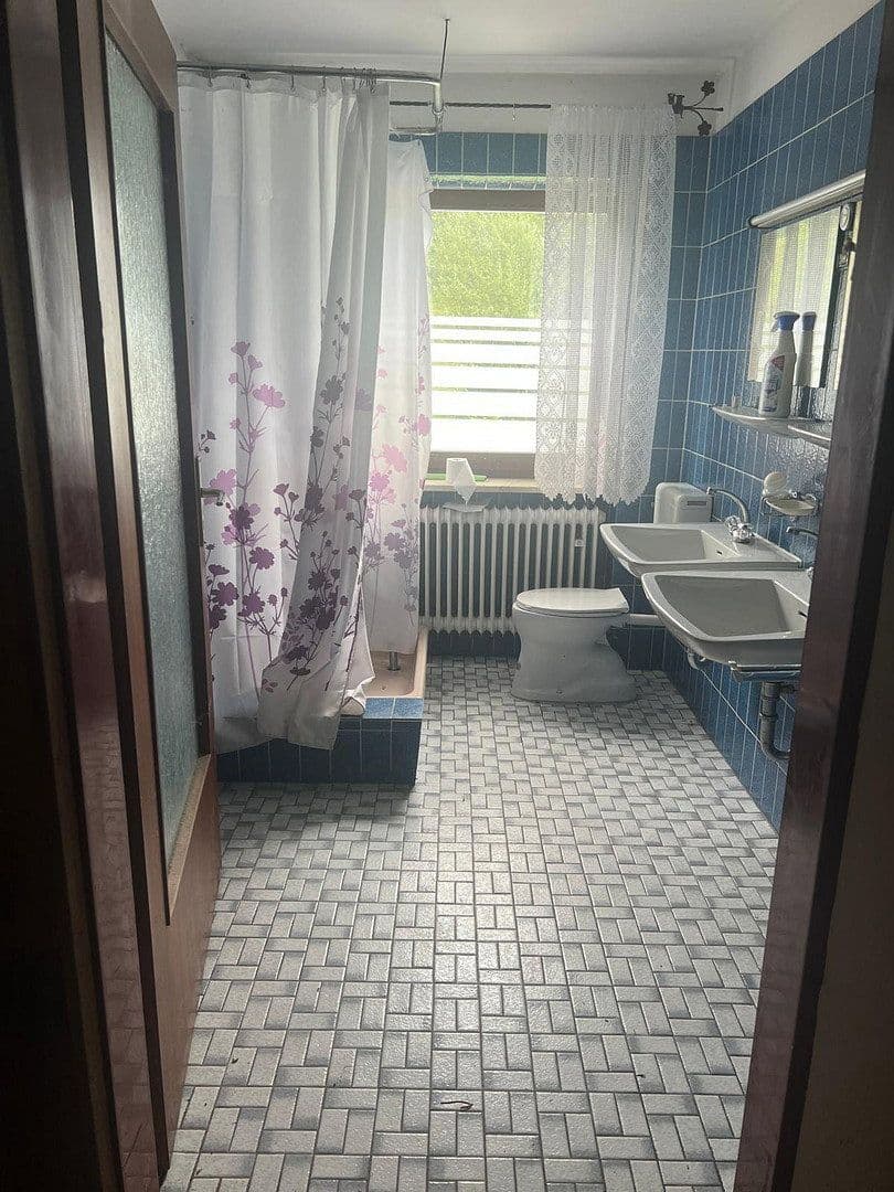 Predaj domu 141 m², pozemok 6.262 m², Aumühler Weg 3, Valley, Bavorsko Predaj domu 141 m², pozemok 6.262 m², Aumühler Weg 3, Valley, Bavorsko