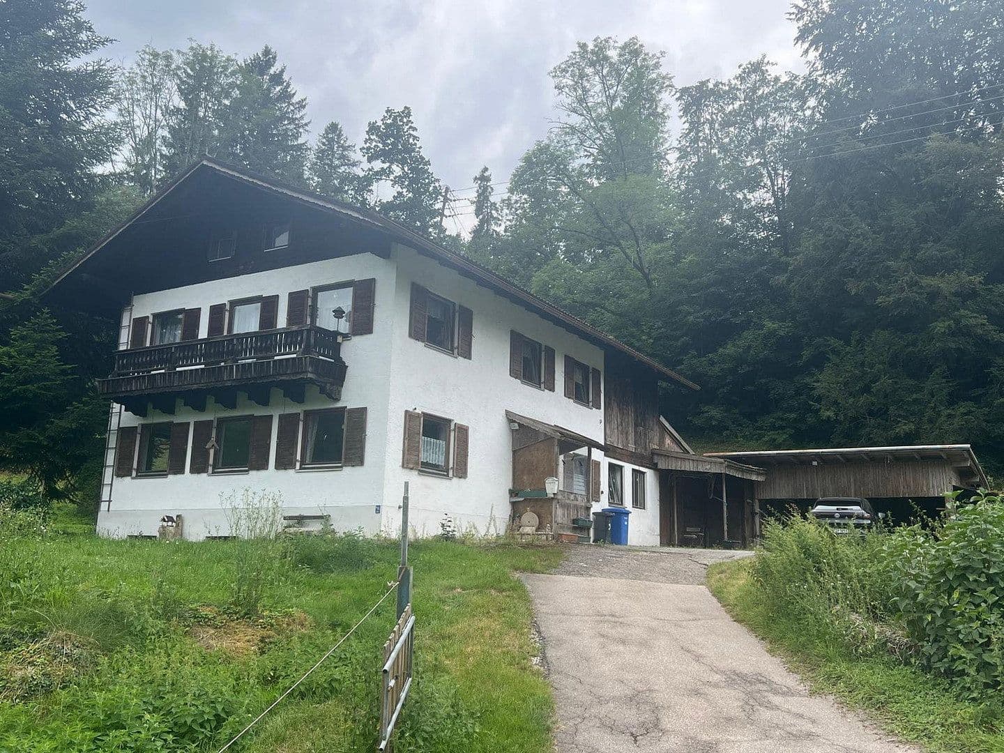 Predaj domu 141 m², pozemok 6.262 m², Aumühler Weg 3, Valley, Bavorsko Predaj domu 141 m², pozemok 6.262 m², Aumühler Weg 3, Valley, Bavorsko